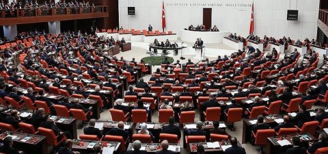 Eks maliyyə nazirindən Türk deputatlarına müraciət: “Şəriət rejimindən Atatürkçülüyə qaydın!”
