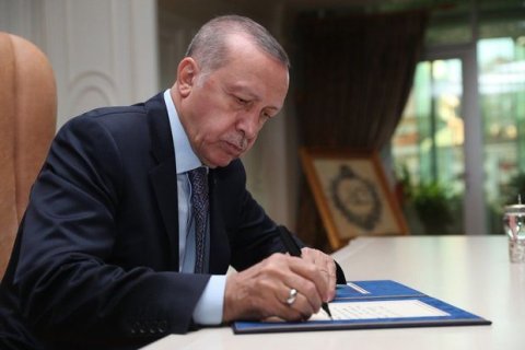 Ərdoğan Azərbaycan, Gürcüstan və Türkiyə arasında imzalanmış sənədi təsdiqlədi