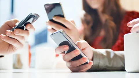 Azərbaycanda mobil operatorların tarifləri kəskin artırmasına RƏSMİ REAKSİYA