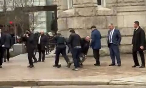 Səfirlikdən bəyanat: Prezidentin korteji otelə yaxınlaşarkən...